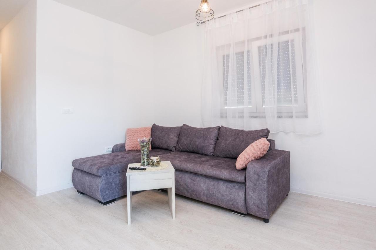 Apartments Krpan Vir Εξωτερικό φωτογραφία