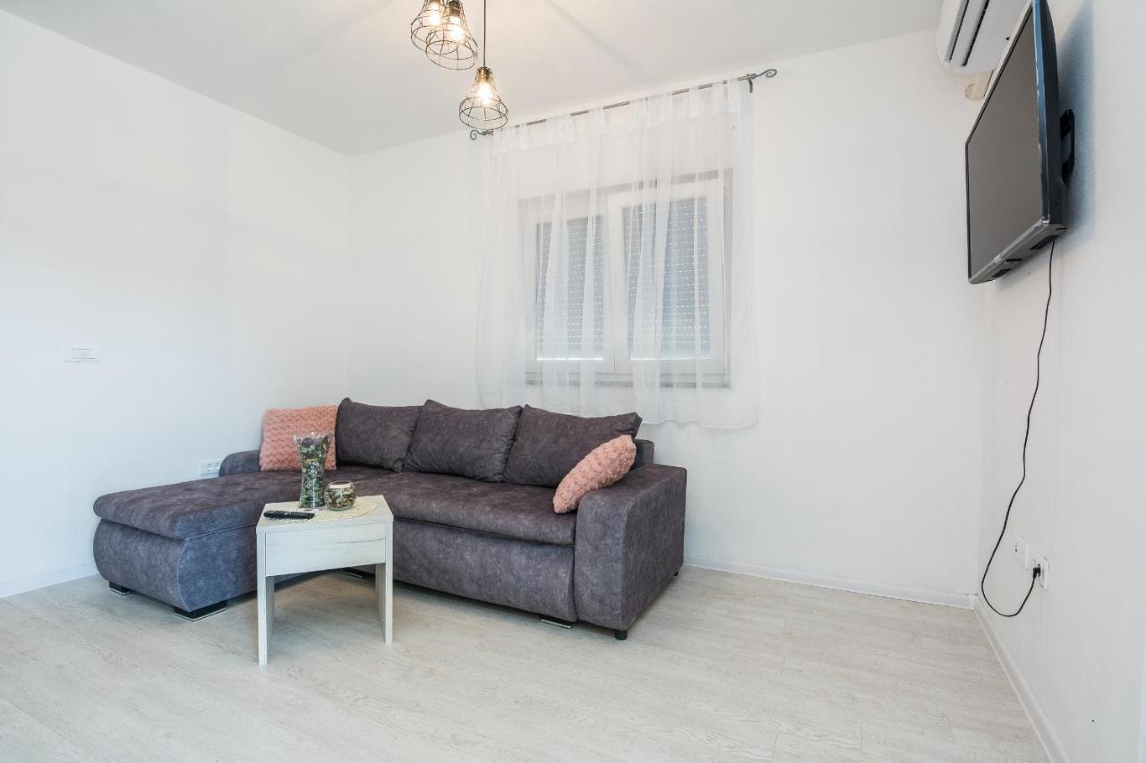 Apartments Krpan Vir Εξωτερικό φωτογραφία