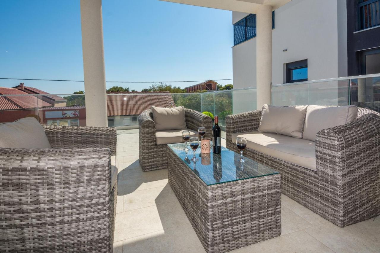 Apartments Krpan Vir Εξωτερικό φωτογραφία