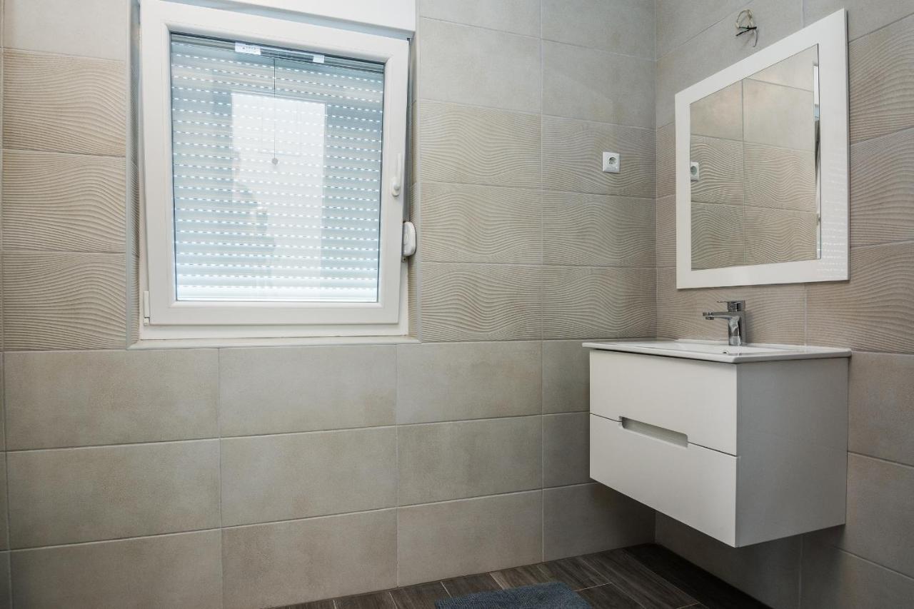 Apartments Krpan Vir Εξωτερικό φωτογραφία